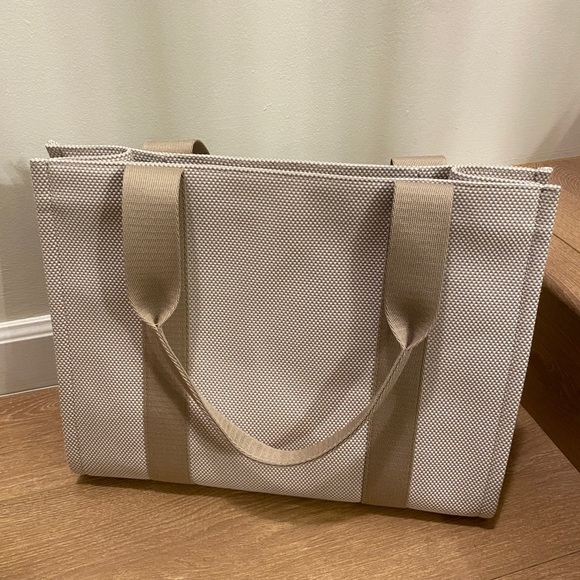 Lululemon Two-Tone Canvas Tote Bag 10L NWT ~ Mojave Tan/ Light Ivory